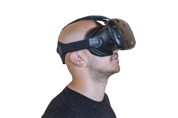 Mann mit VR-Brille