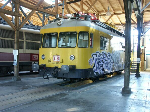 Straßenbahn mit Graffiti