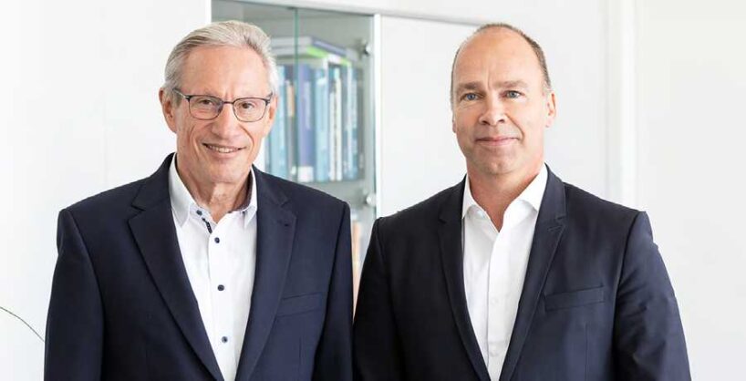 Prof. Fritz Klocke (li.) und Prof. Thomas Bauernhansl leiten das Fraunhofer IPA in Stuttgart. Foto: Fraunhofer IPA