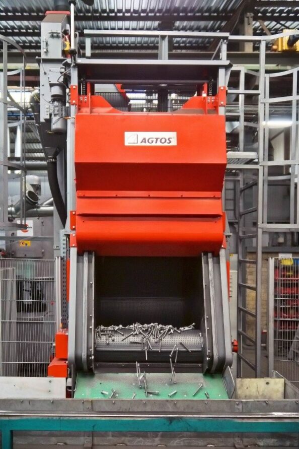 The AGTOS troughed belt blasting machine gently handles the unloading of the bulk materials. Image: Agtos