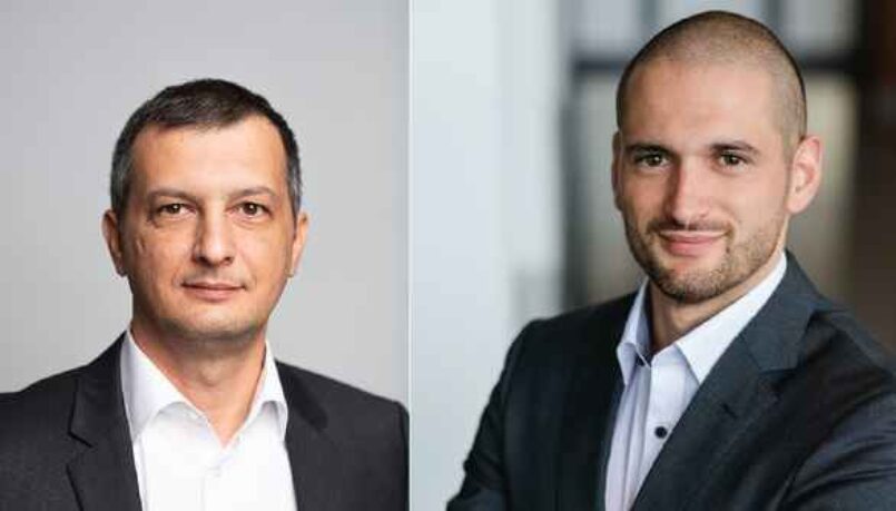 Metin Kuyucu (li.) und Michael Nazar Ilchuk (re.) sind seit diesem Jahr Teil der Gruppe Lackierprozessentwicklung am Fraunhofer IPA. Foto: Fraunhofer IPA