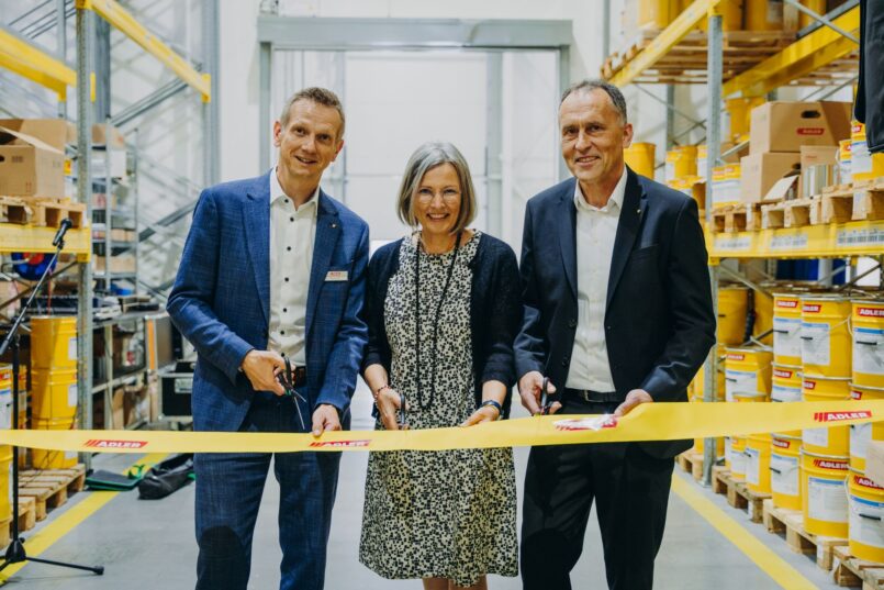 Jan Bauchner, Andrea Berghofer and Bernd Pichler (from right) at the opening of the new base of Adler Coatings.