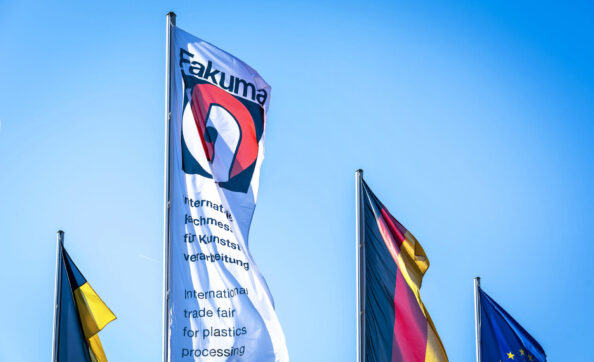 Fahnenmast mit Flagge zur Fakuma