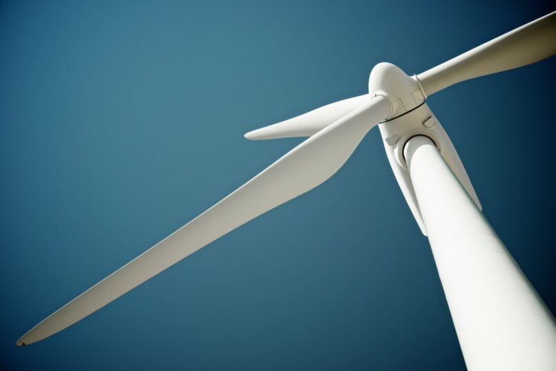 Wind energy blade